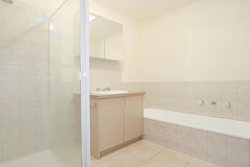 80 Scotsburn Avenue, OAKLEIGH SOUTH VIC 3167, Oakleigh South - Thumbnail 4
