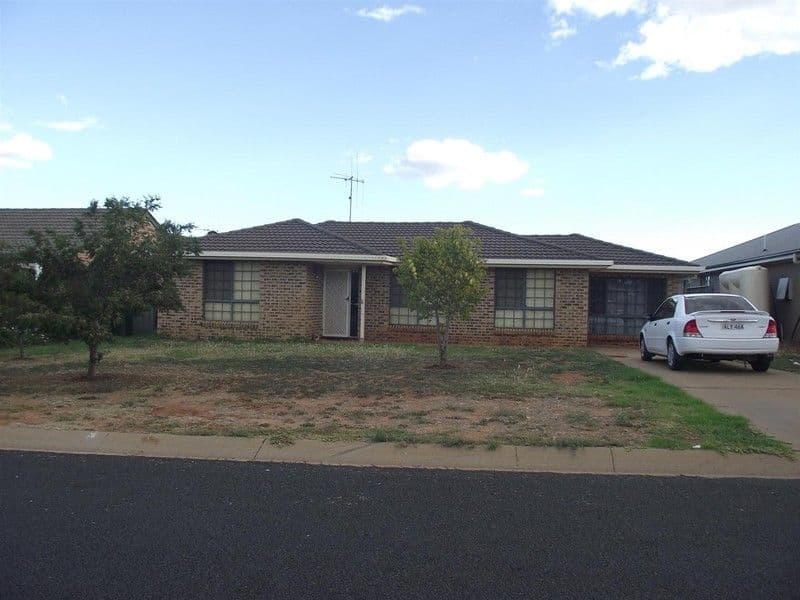 3 Thomas Tom Street, PARKES NSW 2870, Parkes - Image 1