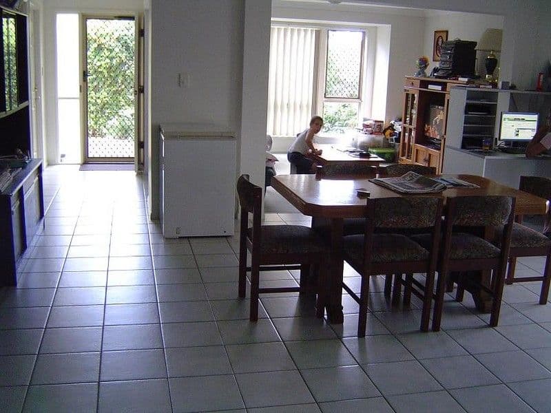 8 Phillips Place, WAKERLEY QLD 4154, Wakerley - Thumbnail 2
