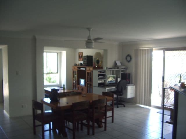 8 Phillips Place, WAKERLEY QLD 4154, Wakerley - Thumbnail 3