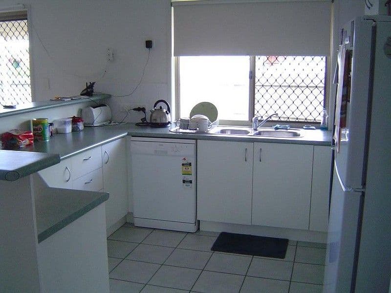 8 Phillips Place, WAKERLEY QLD 4154, Wakerley - Thumbnail 6