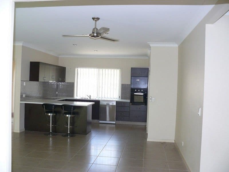 9 Lowe Court, MAUDSLAND QLD 4210, Maudsland - Thumbnail 5