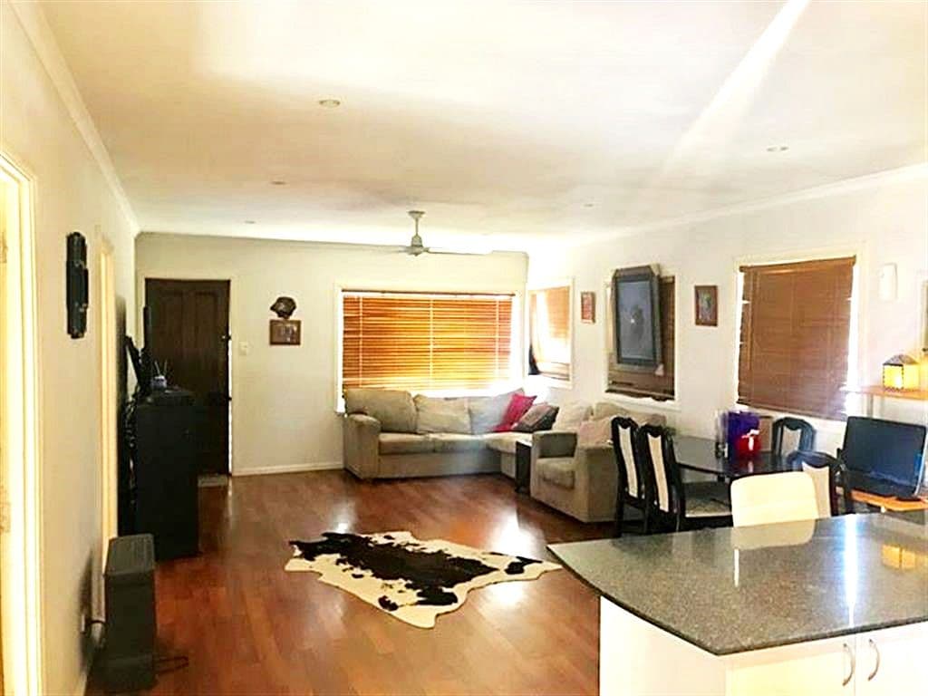 73 Clarke Street, Tumut - Thumbnail 3