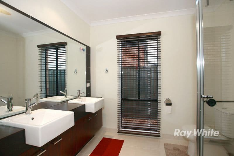 16 Charlock Drive (Runs off Alisma Blvd), CRANBOURNE NORTH VIC 3977, Cranbourne North - Thumbnail 4