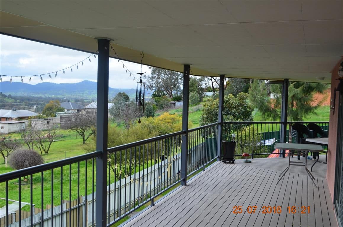 38 Dalhunty Street, Tumut - Thumbnail 3