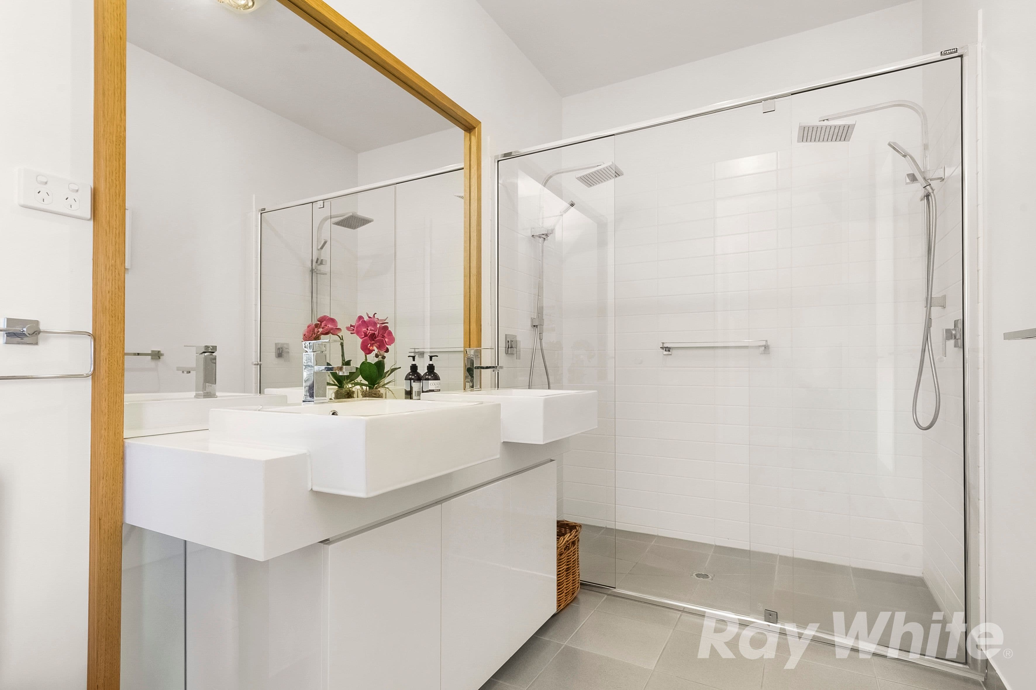 39 Mulberry Avenue, Cheltenham VIC 3192, Cheltenham - Thumbnail 2