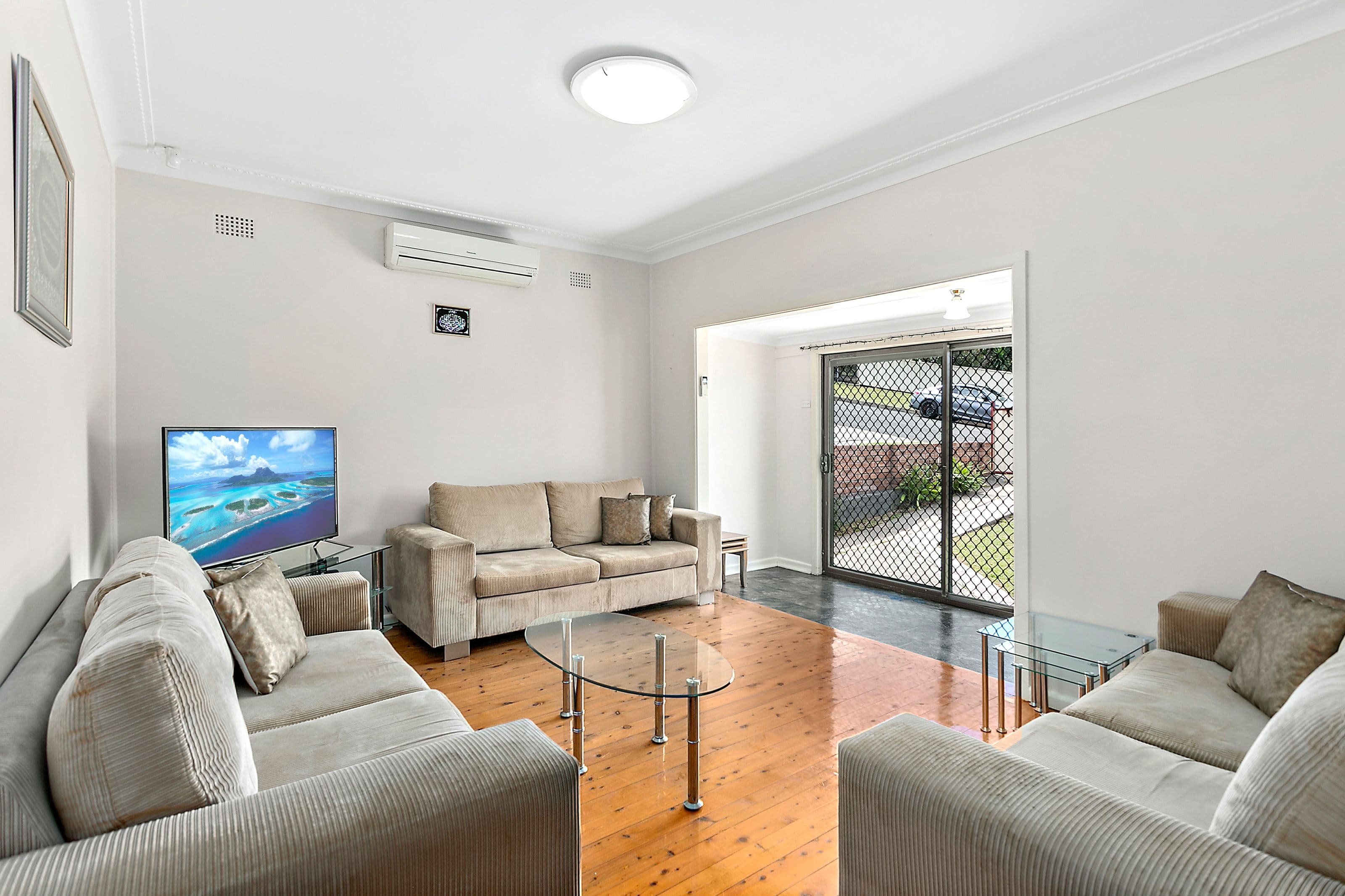 8 Denise Street, Lake Heights - Image 1