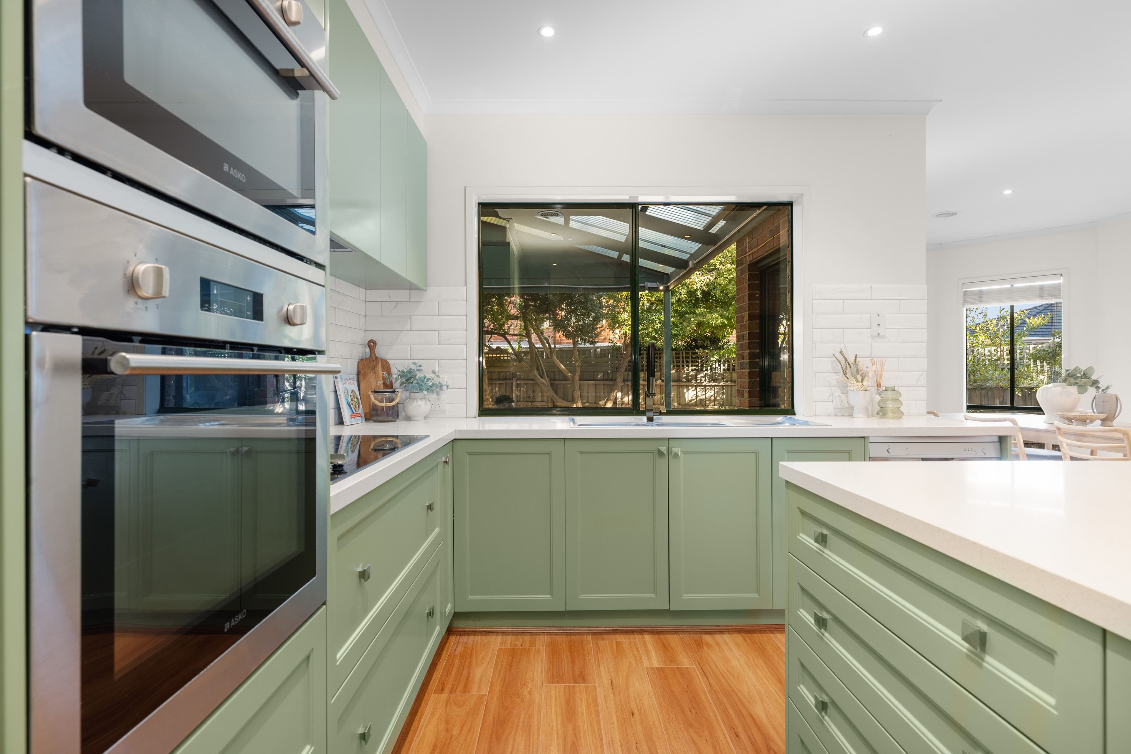 7 Riverpark Drive, Wantirna South VIC 3152, Wantirna South - Thumbnail 2