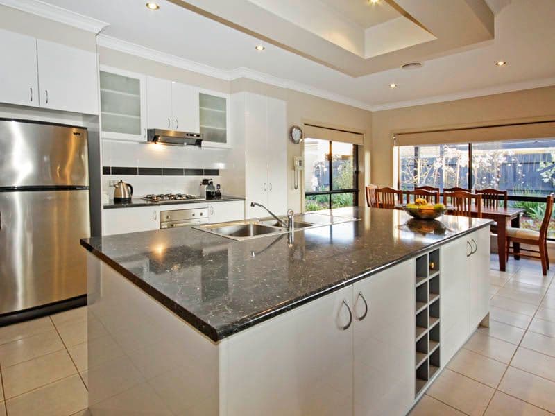 38  Ironbark Street, WAURN PONDS VIC 3216, Waurn Ponds - Thumbnail 3