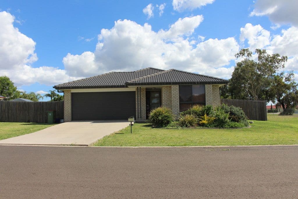 4 Stanley Close, Pittsworth QLD 4356, Pittsworth - Image 1