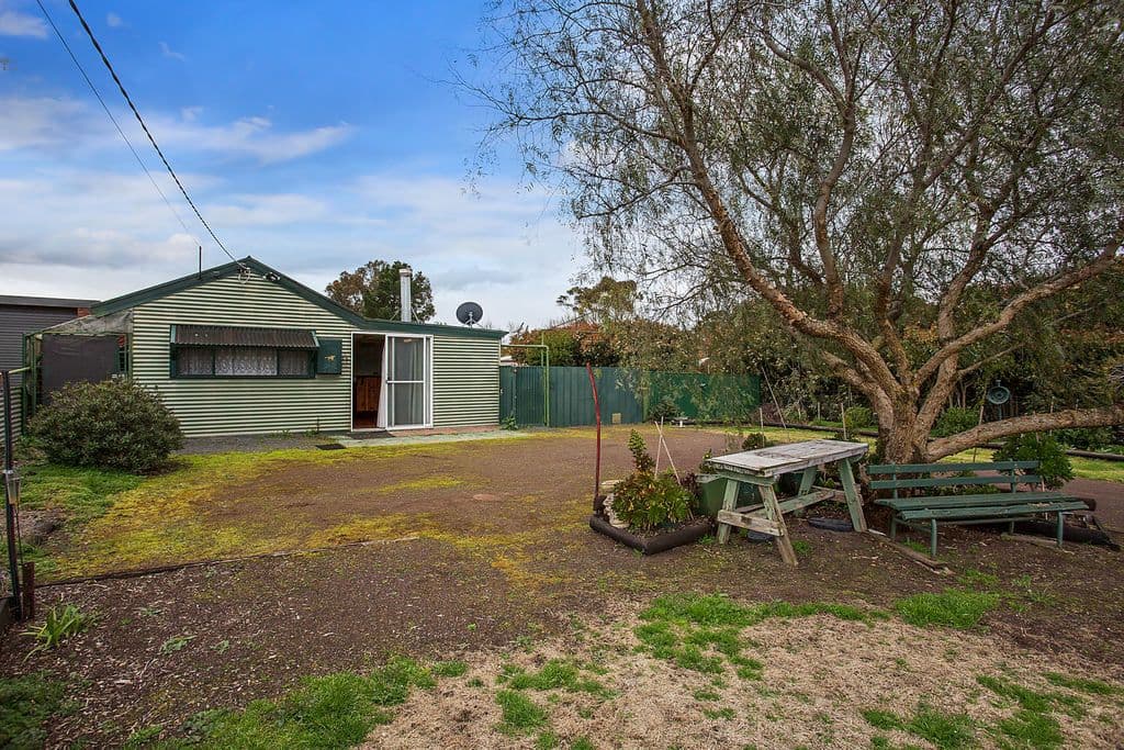 2 Logan Street, Derrinallum VIC 3325, Derrinallum - Thumbnail 2