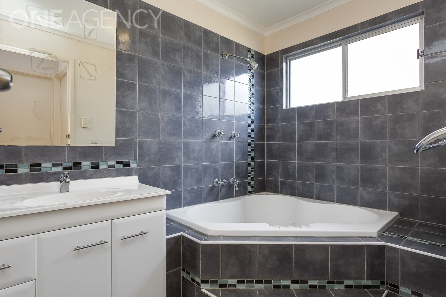71 Frank Street, Caboolture South, Caboolture South - Thumbnail 2