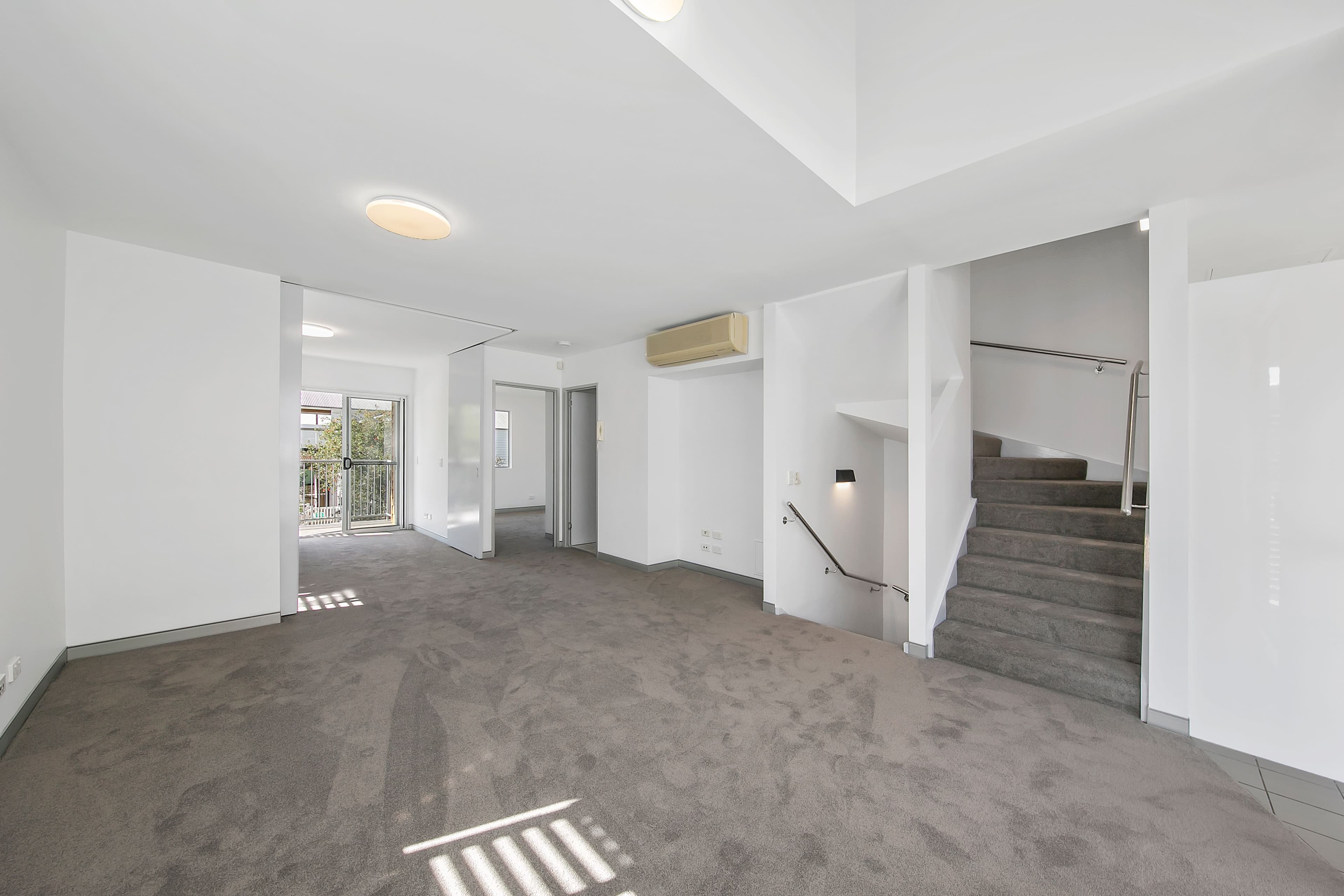 122 Fortescue Street, Spring Hill QLD 4000, Spring Hill - Thumbnail 3