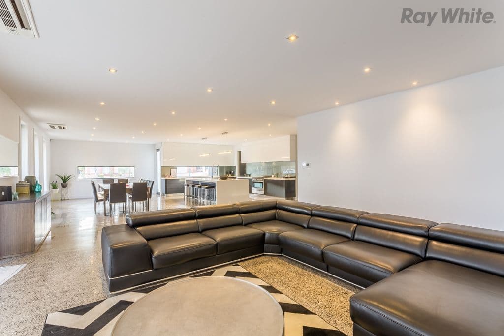 8 Wendover Crescent, Hillside VIC 3037, Hillside - Thumbnail 2