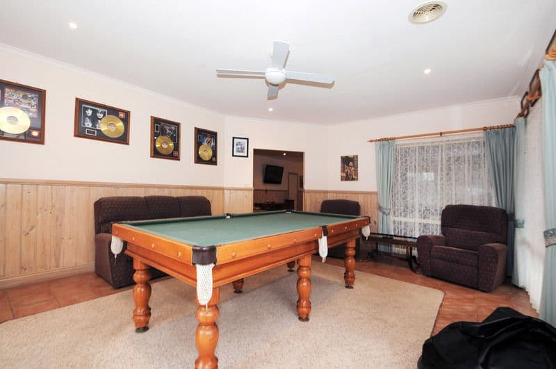 8 Windsor Grange Court, SKYE VIC 3977, Skye - Thumbnail 4
