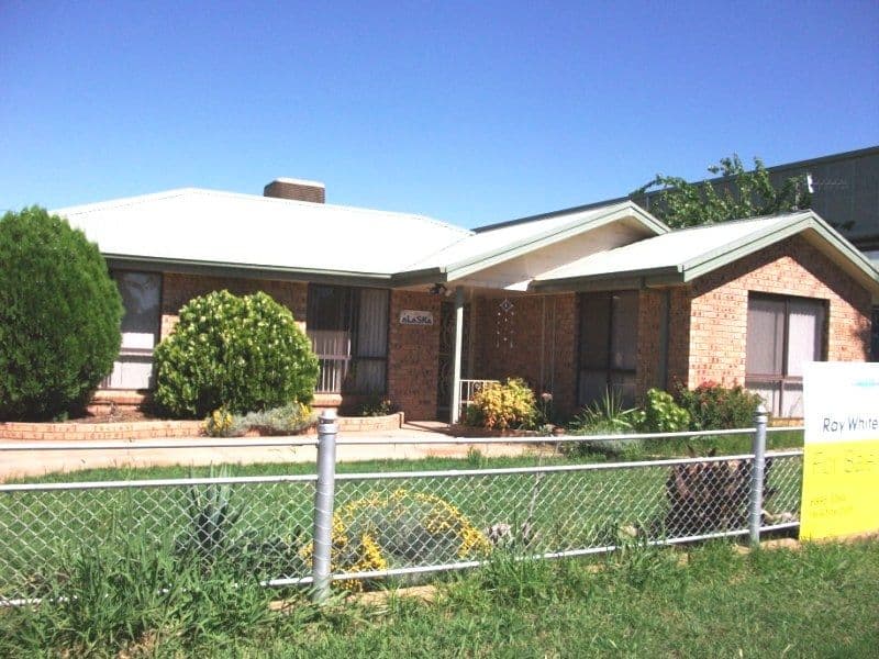 18 Gordon Street, Condobolin NSW 2877, Condobolin - Image 1