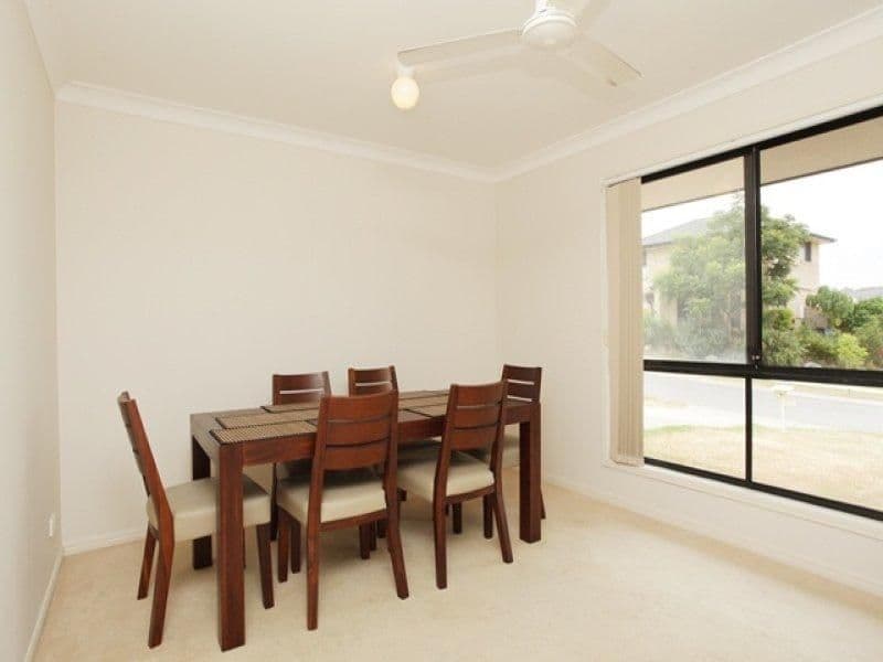 24 Golden Crest Place, BELLBOWRIE QLD 4070, Bellbowrie - Thumbnail 5