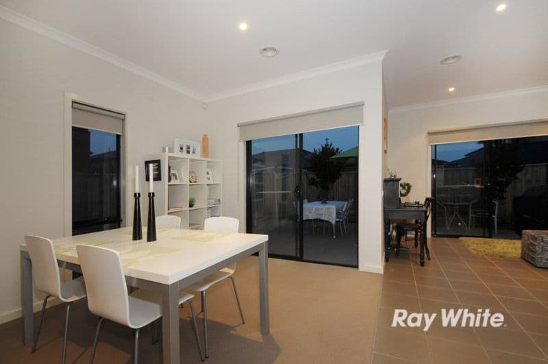 16 Lexington Square, SANDHURST VIC 3977, Sandhurst - Thumbnail 3