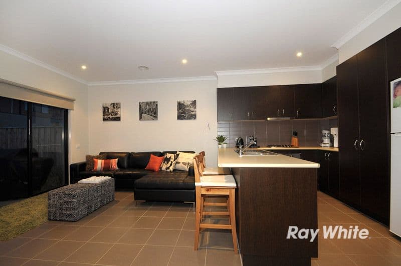 16 Lexington Square, SANDHURST VIC 3977, Sandhurst - Thumbnail 4