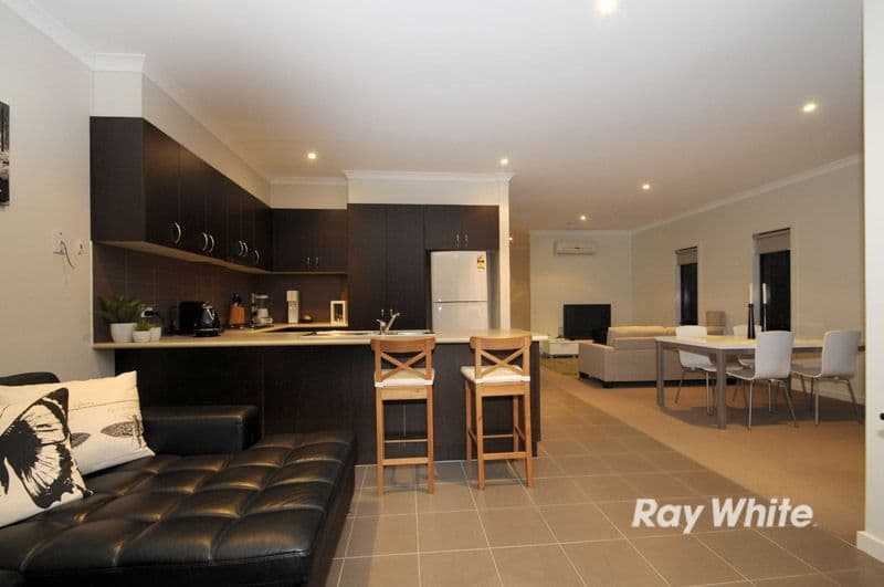 16 Lexington Square, SANDHURST VIC 3977, Sandhurst - Thumbnail 6