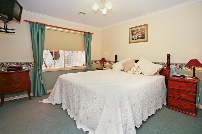 3 Manikato Court, ST ALBANS PARK VIC 3219, St Albans Park - Thumbnail 3