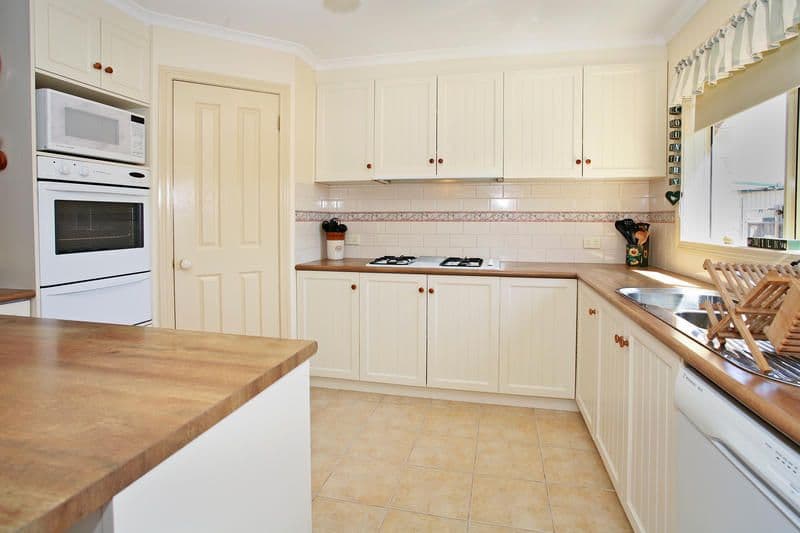 3 Manikato Court, ST ALBANS PARK VIC 3219, St Albans Park - Thumbnail 7