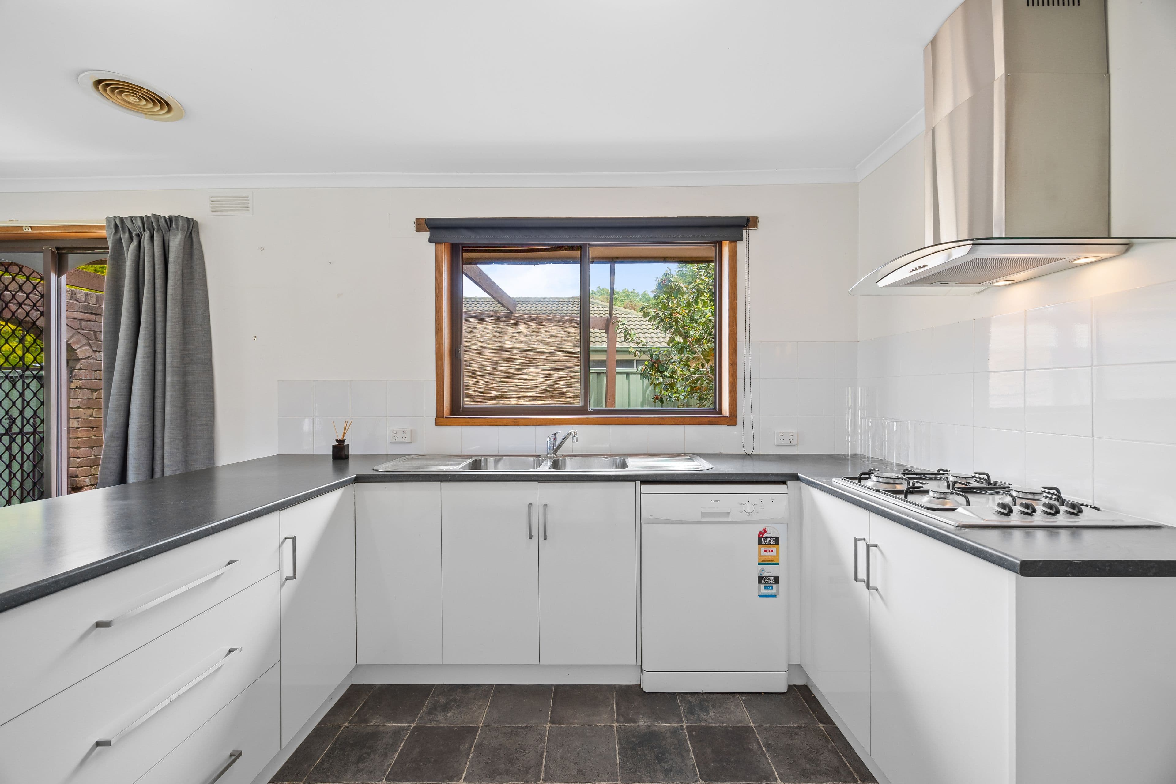 3 Kiwa Street, Wendouree VIC 3355, Wendouree - Thumbnail 2