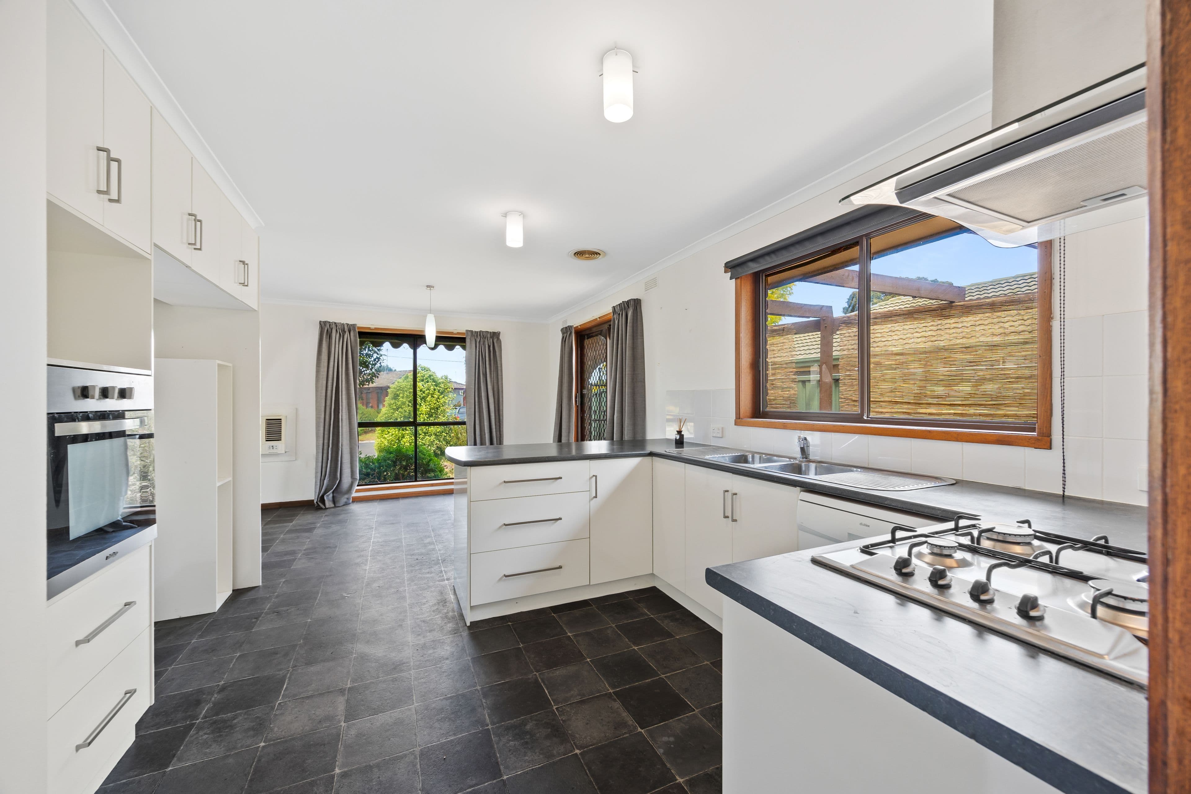3 Kiwa Street, Wendouree VIC 3355, Wendouree - Thumbnail 3