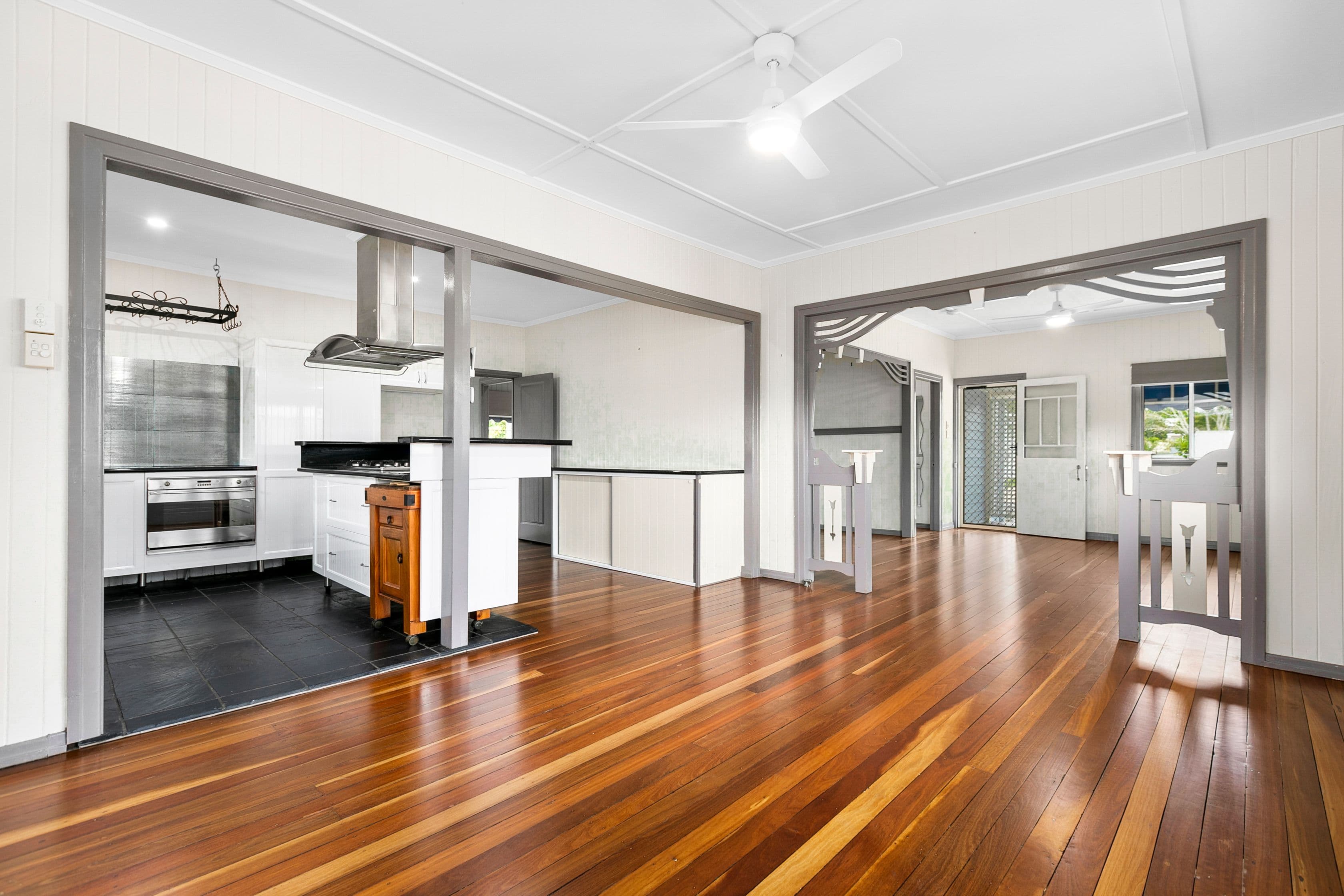 322 Torquay Terrace, Torquay QLD 4655, Torquay - Thumbnail 2