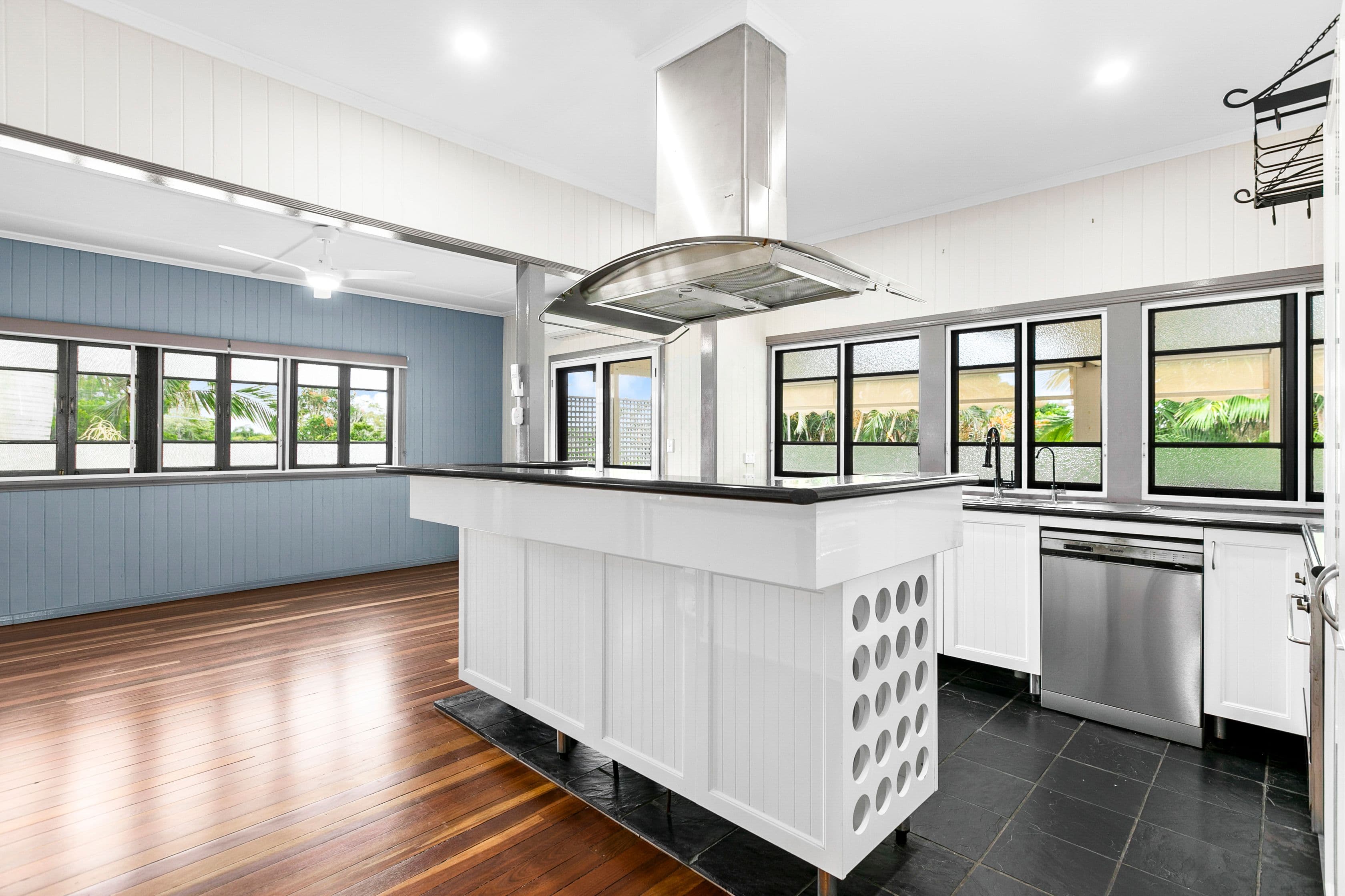 322 Torquay Terrace, Torquay QLD 4655, Torquay - Thumbnail 5