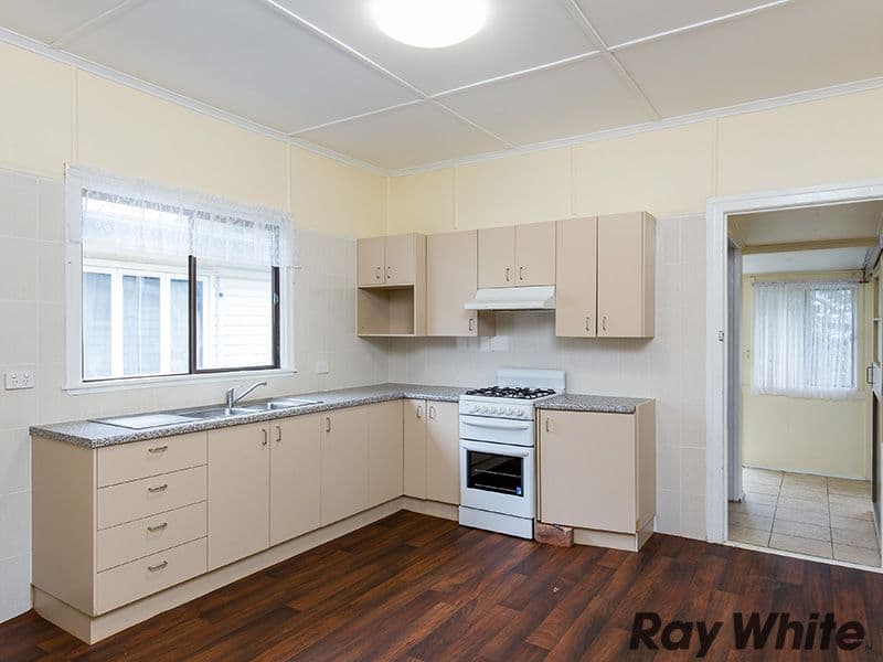 31 Arundal Street, Brighton QLD 4017, Brighton - Thumbnail 2