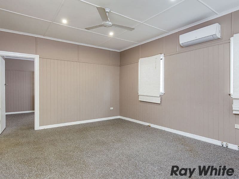 31 Arundal Street, Brighton QLD 4017, Brighton - Thumbnail 3