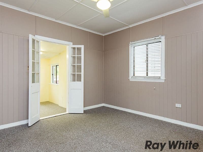 31 Arundal Street, Brighton QLD 4017, Brighton - Thumbnail 4