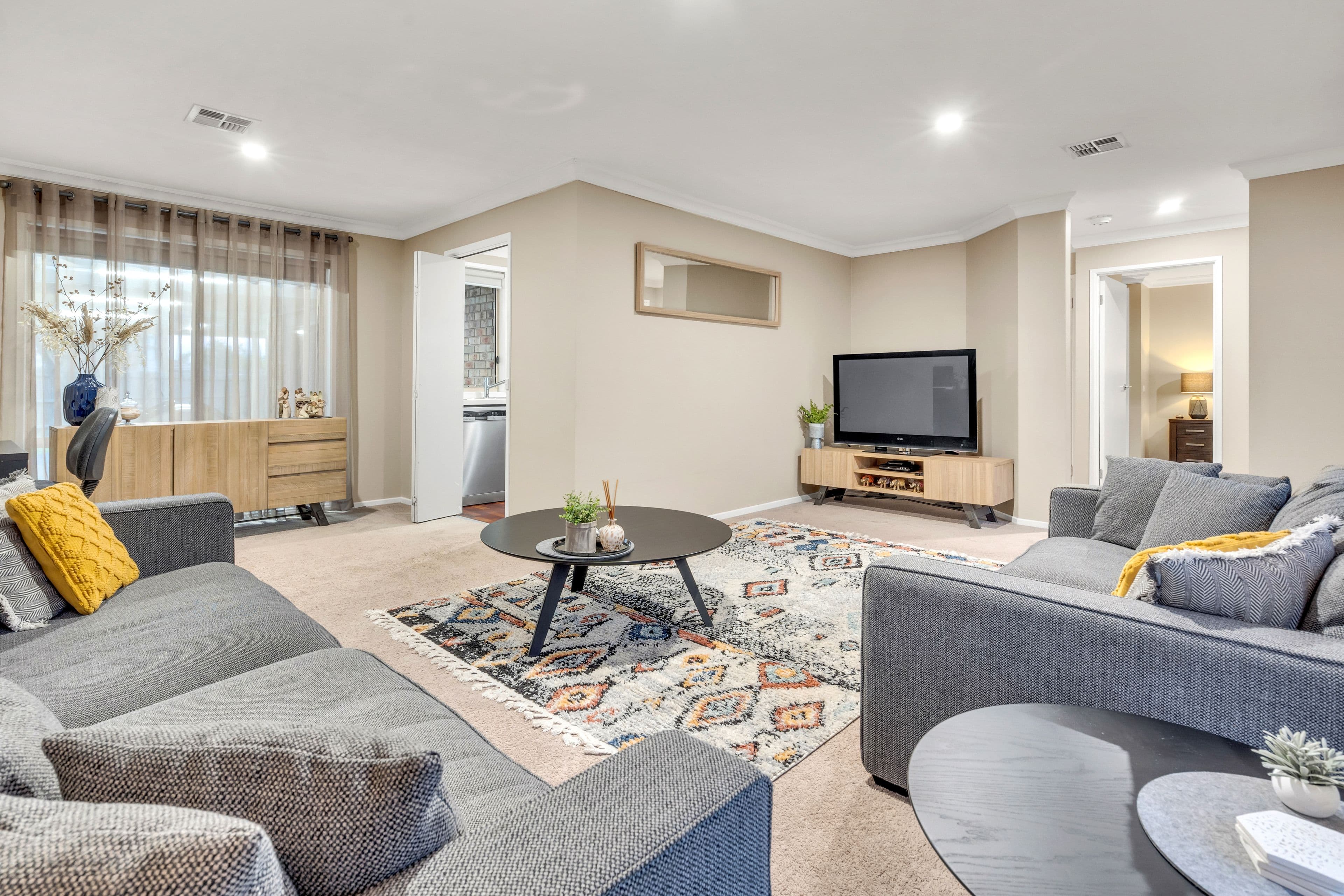 13 Surrey Court, Craigieburn VIC 3064, Craigieburn - Thumbnail 2