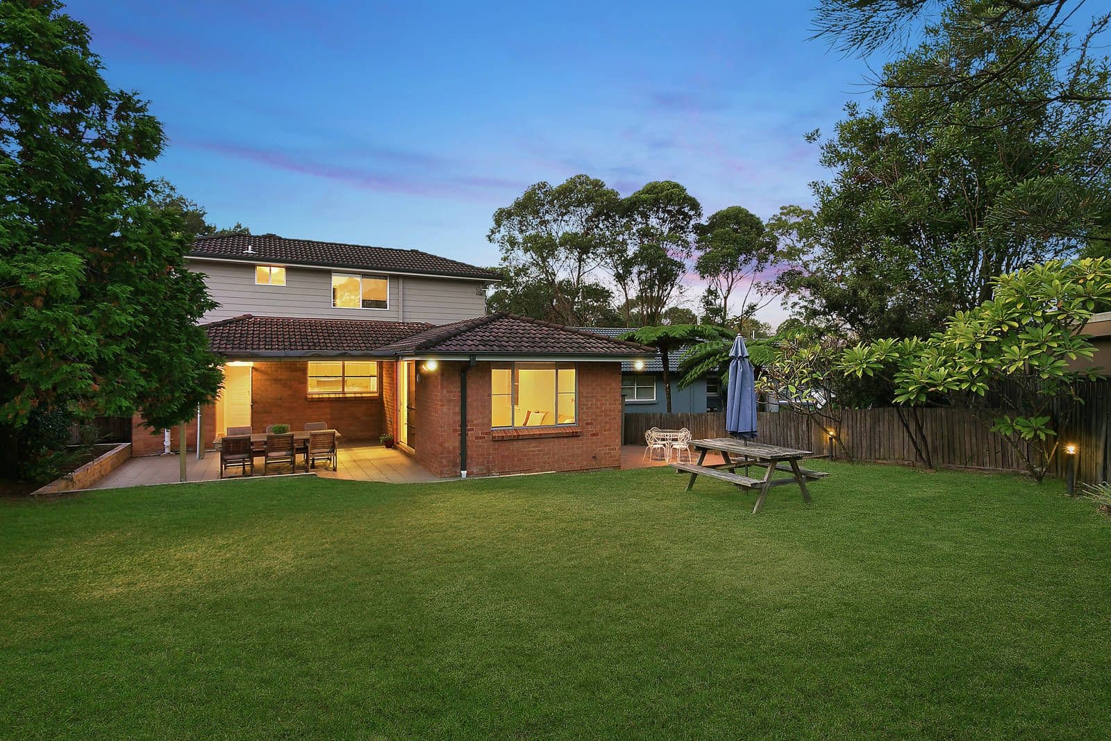 2 Carinya Close, Allambie Heights - Thumbnail 2