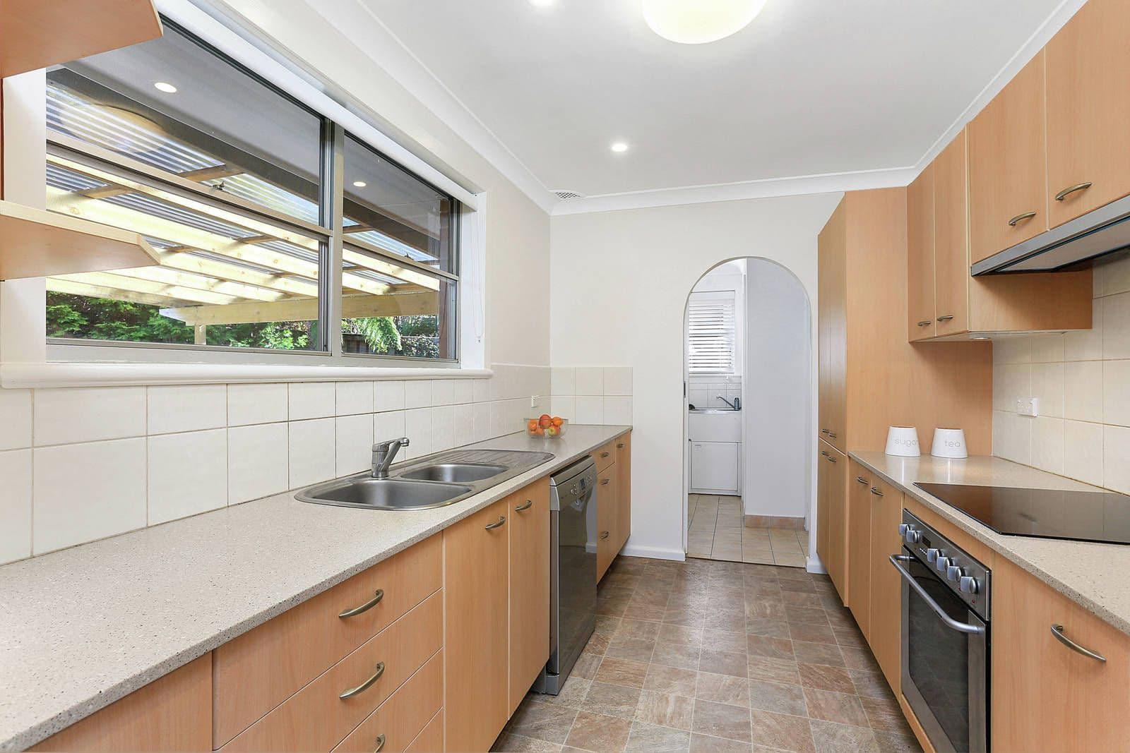 2 Carinya Close, Allambie Heights - Thumbnail 3