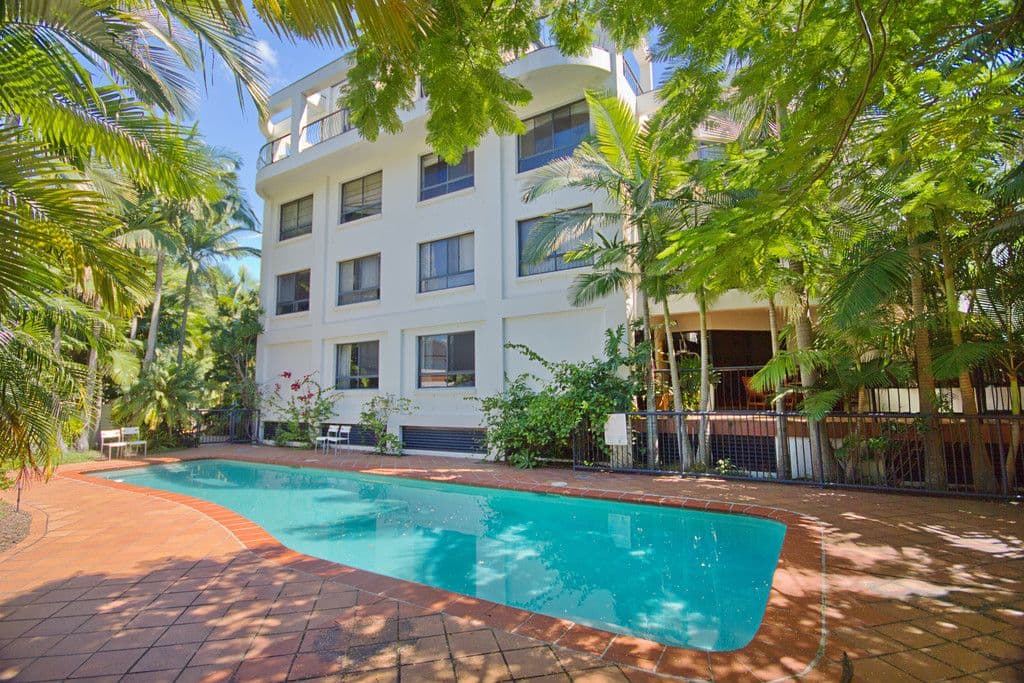 12 Tarcoola Crescent, Chevron Island QLD 4217, Chevron Island - Thumbnail 2