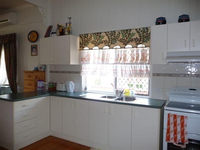 10 Hamwood Street, NEWTOWN QLD 4350, Newtown - Thumbnail 2