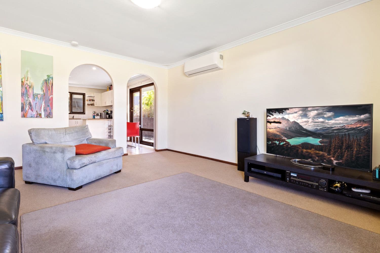 19 Carissa Street, Sinnamon Park QLD 4073, Sinnamon Park - Thumbnail 2