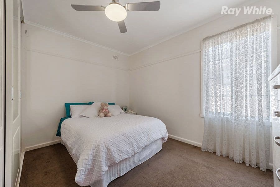 33 McMahon Road, Reservoir VIC 3073, Reservoir - Thumbnail 8