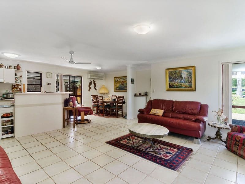 93 Saffron Street, Elanora QLD 4221, Elanora - Thumbnail 3