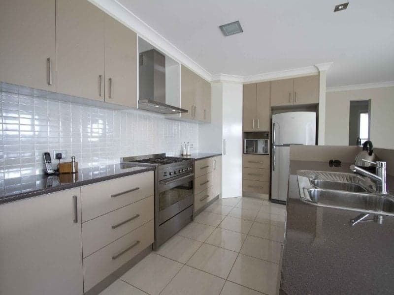 8 Plover Court, Highfields - Thumbnail 3