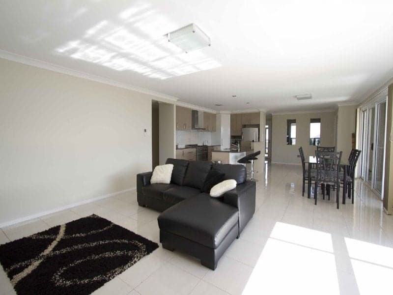 8 Plover Court, Highfields - Thumbnail 4