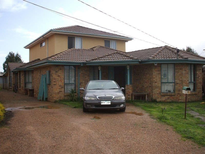 8 Ovington Place, ALTONA MEADOWS, Altona Meadows - Image 1