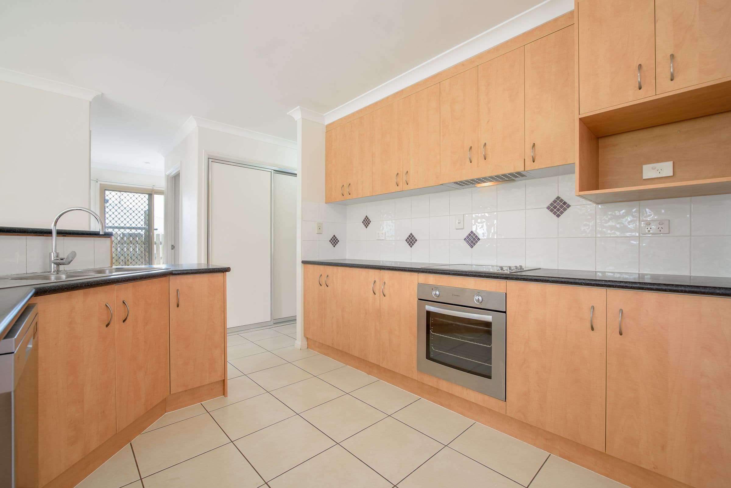 14 Dorinda Close, Clinton QLD 4680, Clinton - Thumbnail 3