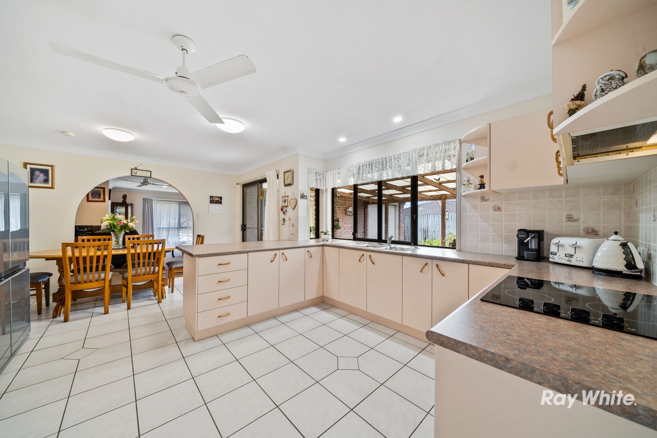 18 Sundowner Street, Regents Park QLD 4118, Regents Park - Thumbnail 7