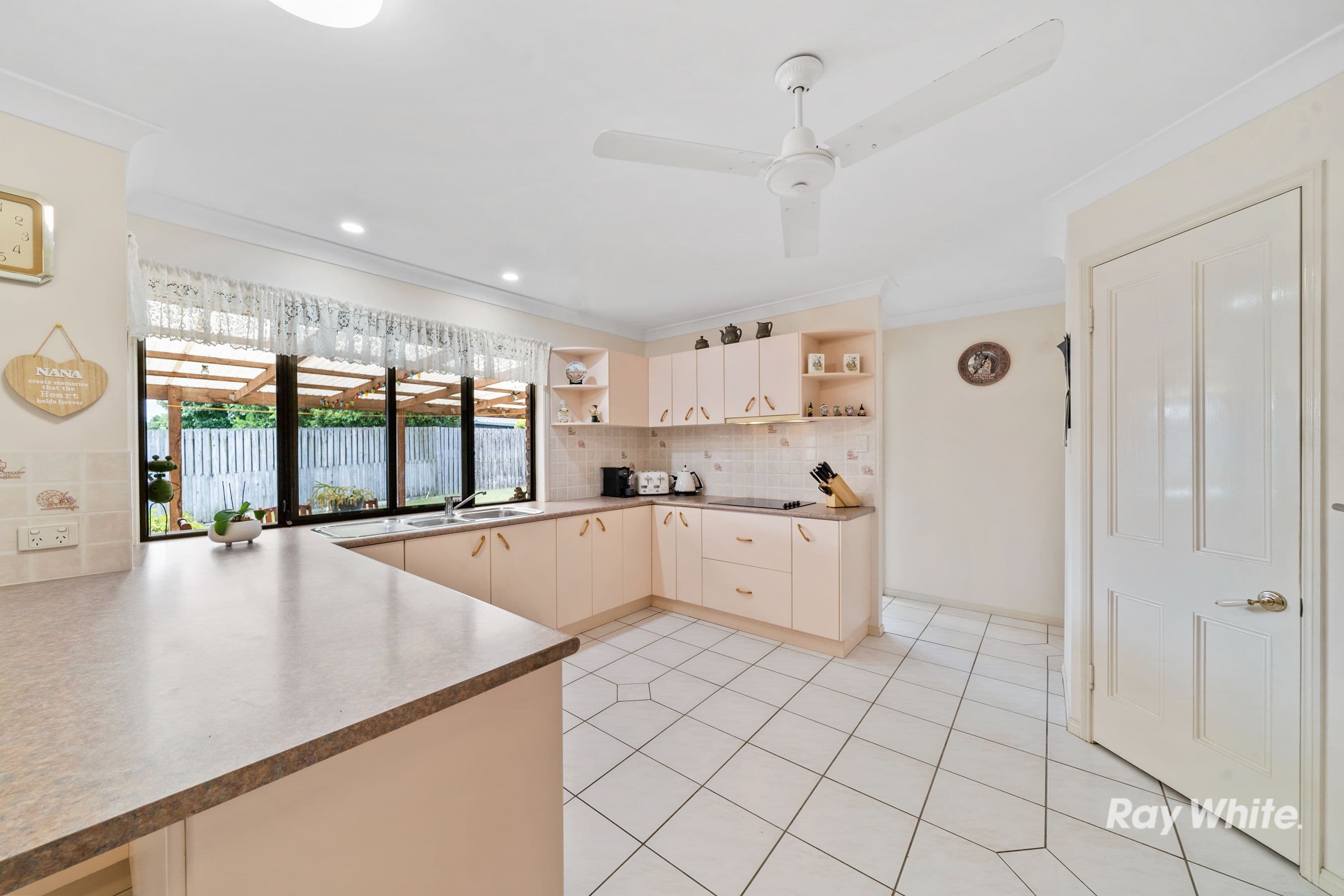 18 Sundowner Street, Regents Park QLD 4118, Regents Park - Thumbnail 8