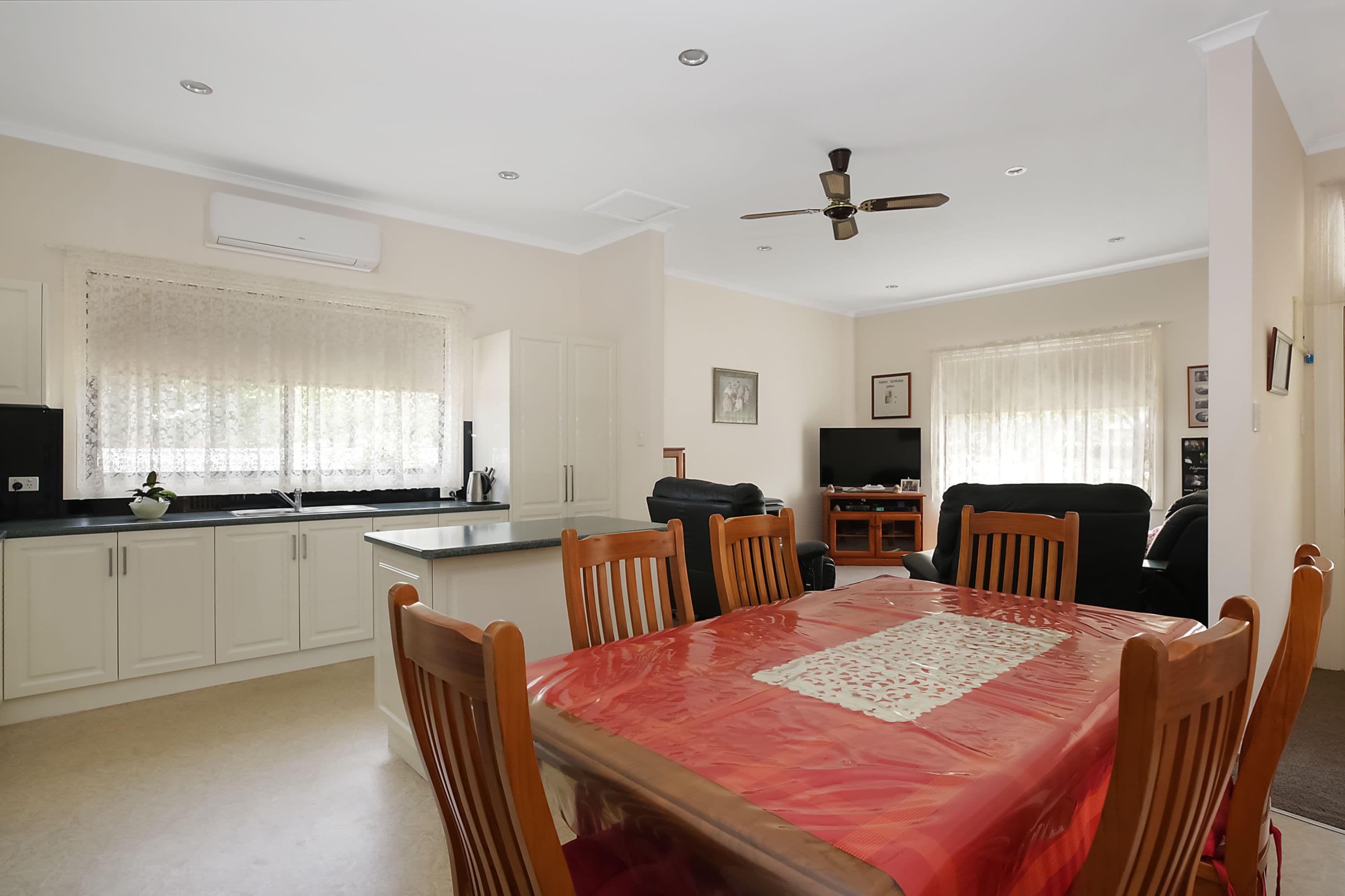 23 Leura Street, Camperdown VIC 3260, Camperdown - Thumbnail 4