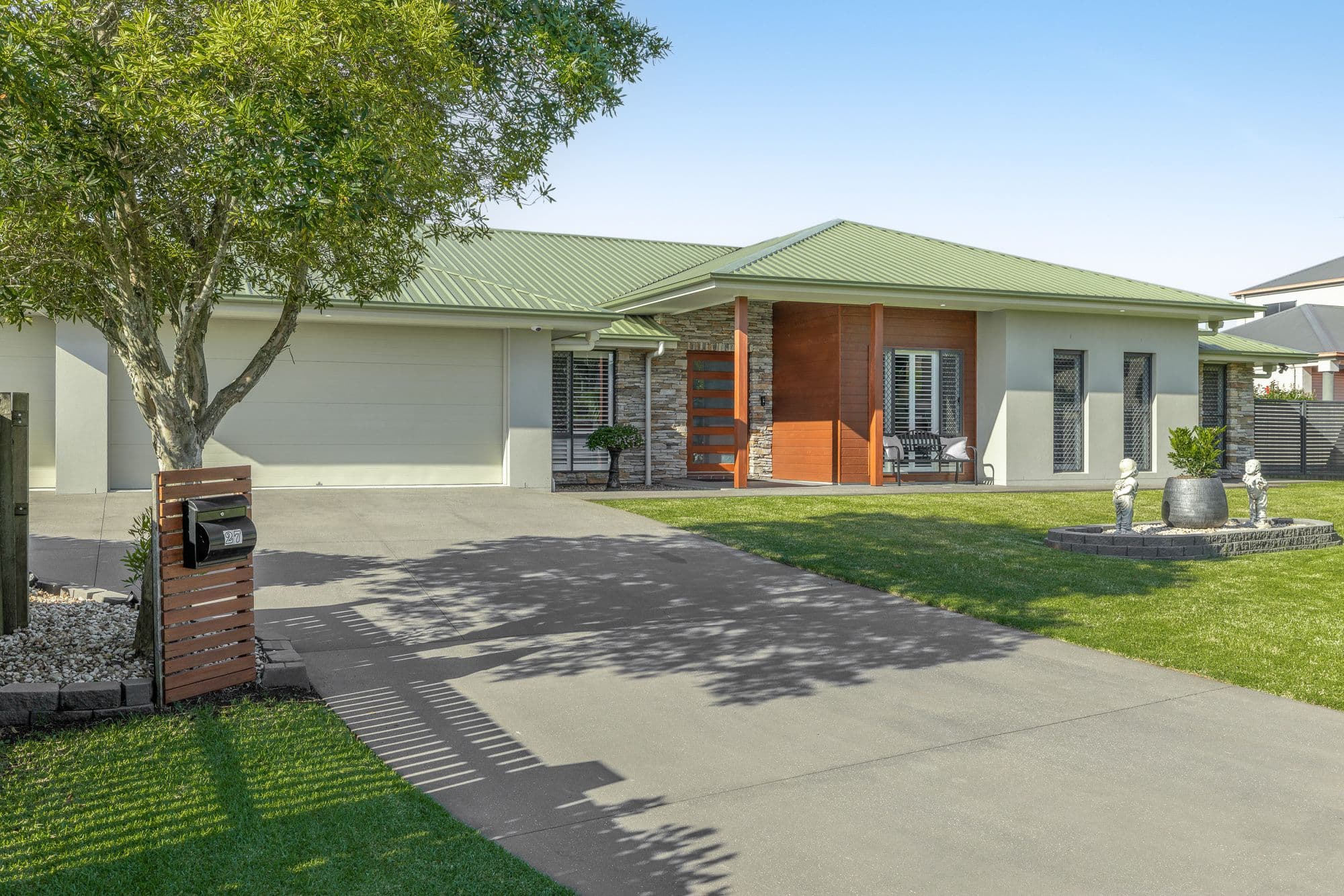 27 Banksdale Drive, Middle Ridge QLD 4350, Middle Ridge - Thumbnail 2