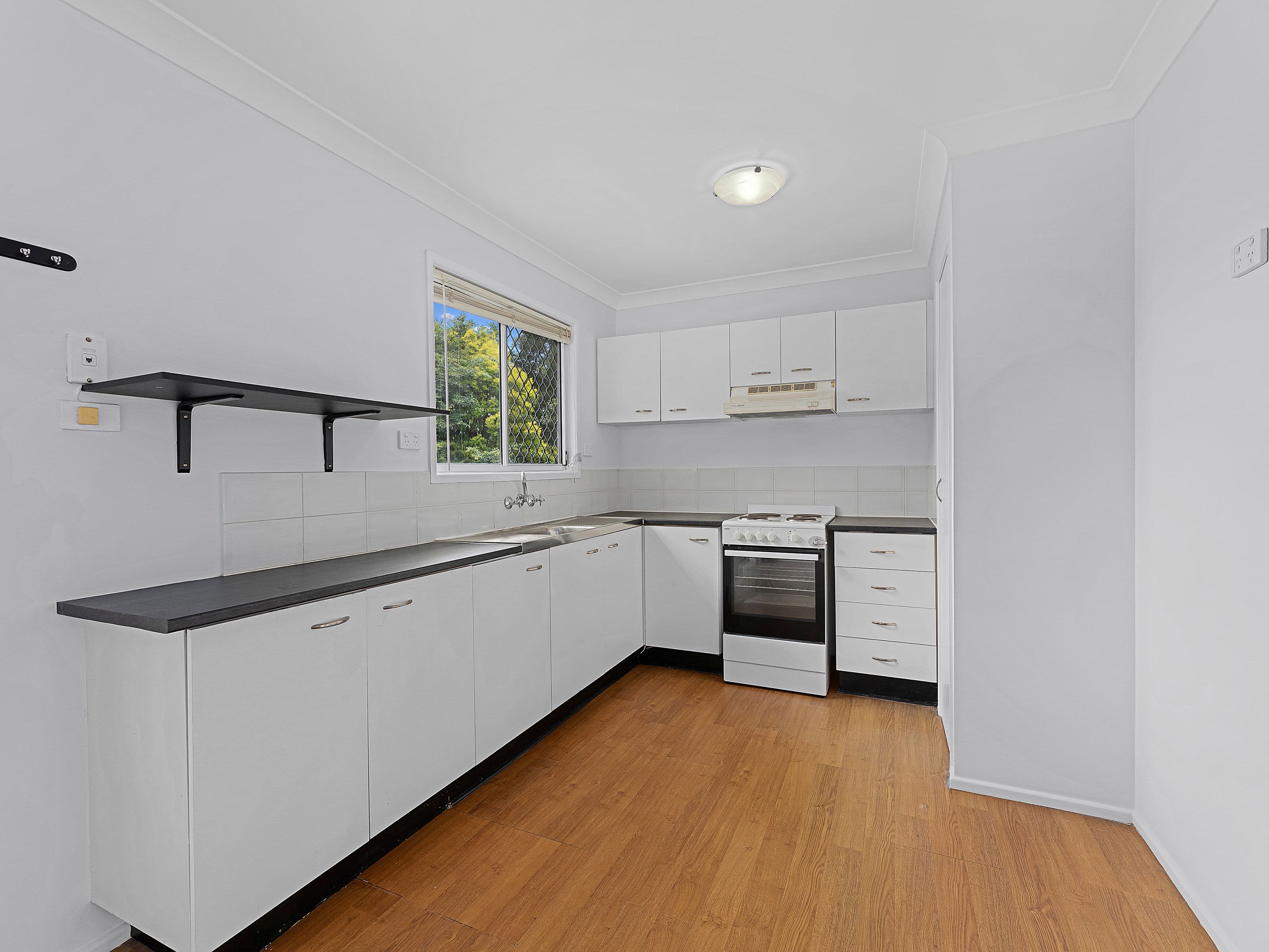 5 Skinner Crescent, Silkstone QLD 4304, Silkstone - Thumbnail 7